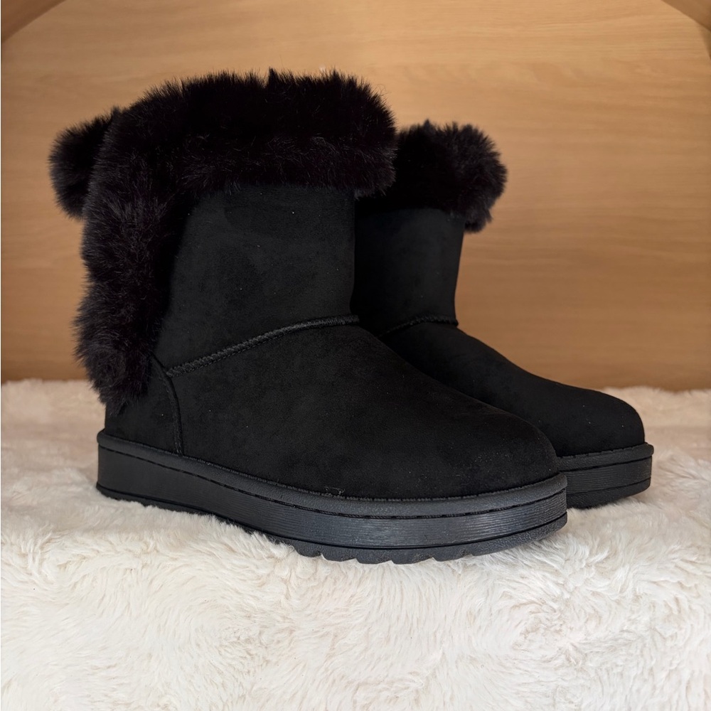 ✨$20✨NWT•Sonoma Goods For Life® Alainaa Girls Cozy Boots | Black | Size 13